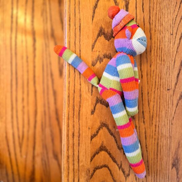 Seasons of Cannon Falls Vintage Sock Monkey Magnetic Hands Feet 2009 Rainbow - Picture 7 of 16
